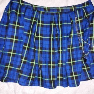 HOT TOPIC plaid skirt